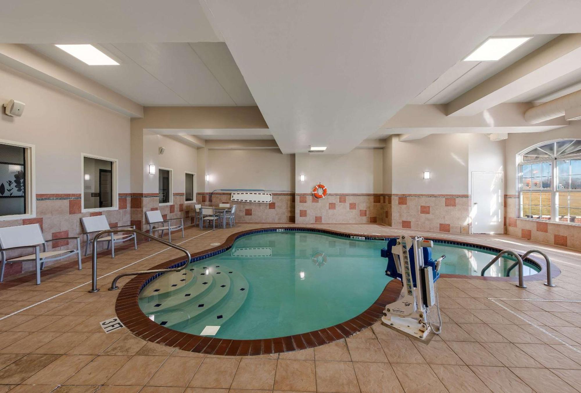 Country Inn & Suites By Radisson, Findlay, Oh Екстериор снимка